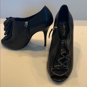 Elizabeth and James Open Toe Booties, sz 7